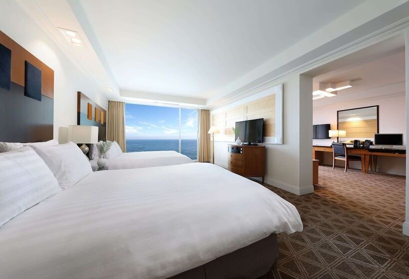 Люкс Вид на Море, Ramada Plaza By Wyndham Jeju Ocean Front