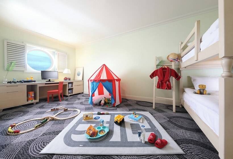 Люкс Вид на Море, Ramada Plaza By Wyndham Jeju Ocean Front