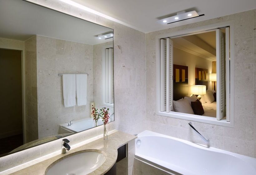 Люкс Вид на Море, Ramada Plaza By Wyndham Jeju Ocean Front