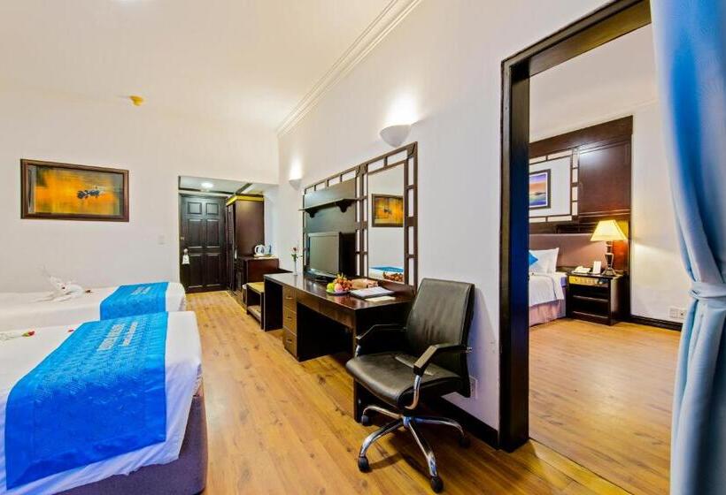اتاق خانوادگی تودرتو, River Beach Resort & Residences