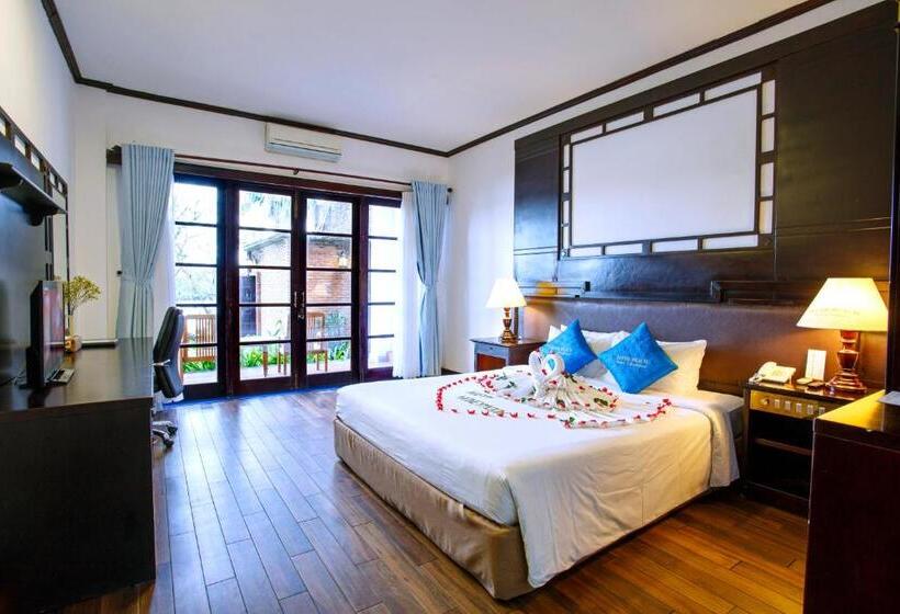 اتاق لوکس با چشم‌انداز باغ, River Beach Resort & Residences