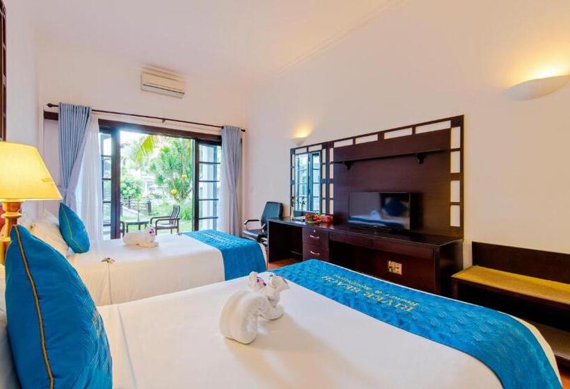 اتاق لوکس با چشم‌انداز باغ, River Beach Resort & Residences