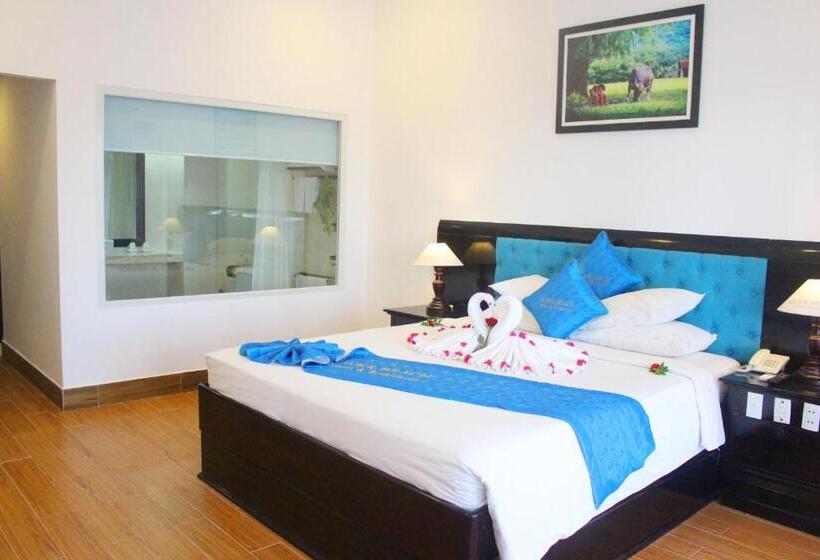 Deluxe room with river view, River Beach Resort & Residences