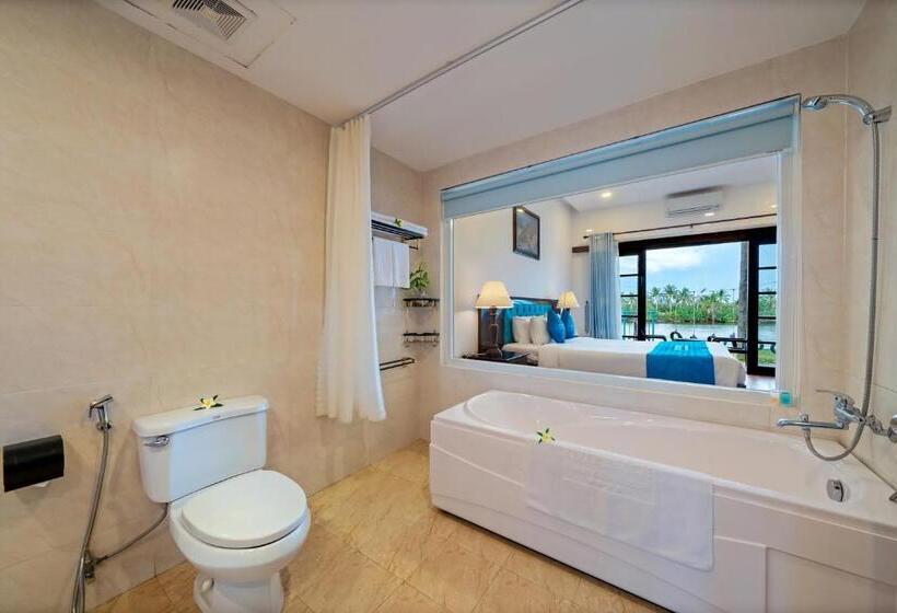 Chambre Triple Standard avec Balcon, River Beach Resort