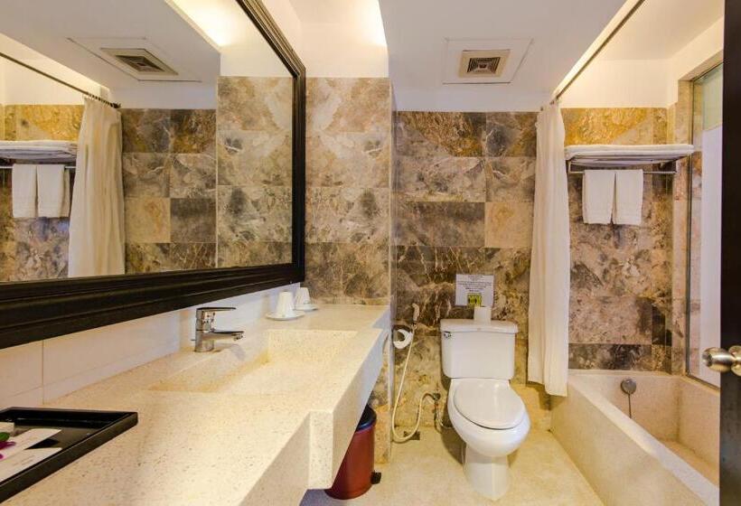اتاق لوکس با چشم‌انداز باغ, River Beach Resort & Residences