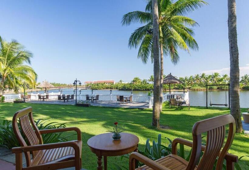 Deluxe room with river view, River Beach Resort & Residences
