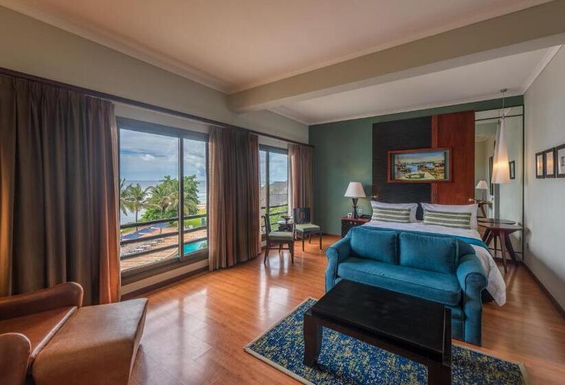 Superior Room, Sea Cliff