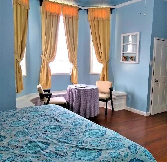 اتاق استاندارد با تخت بزرگ, The Great House Inn
