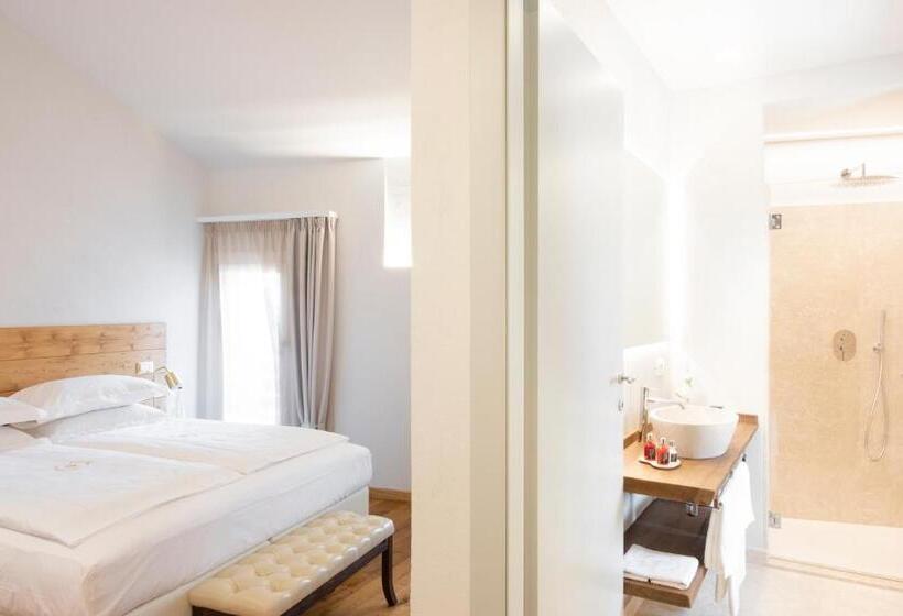 اتاق لوکس با بالکن, Corte Alma Spa And Luxury Home