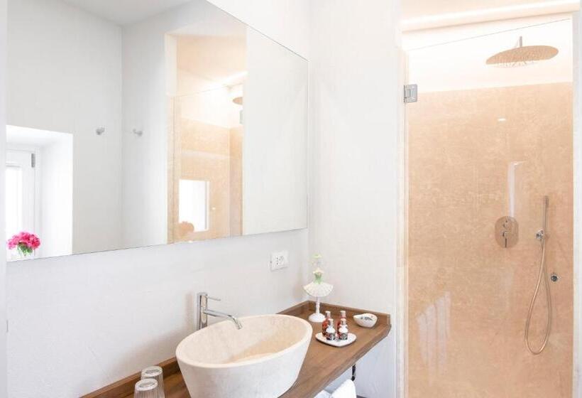 اتاق لوکس با بالکن, Corte Alma Spa And Luxury Home