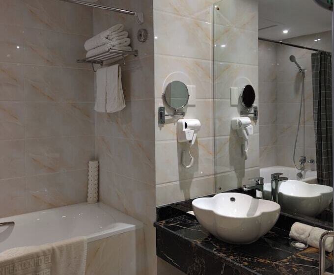 سوییت اجرایی, Golden Peacock Hotel Blantyre