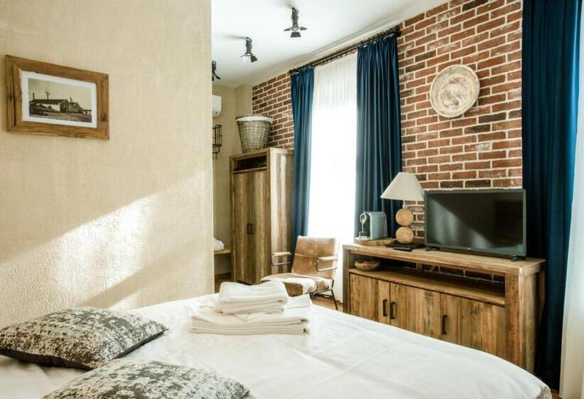 اتاق سوپریور, Acsa Inn