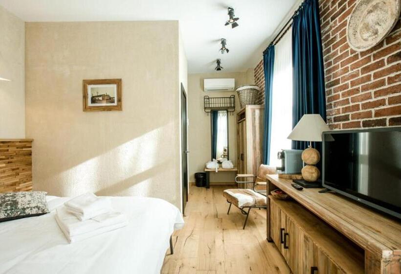 اتاق سوپریور, Acsa Inn