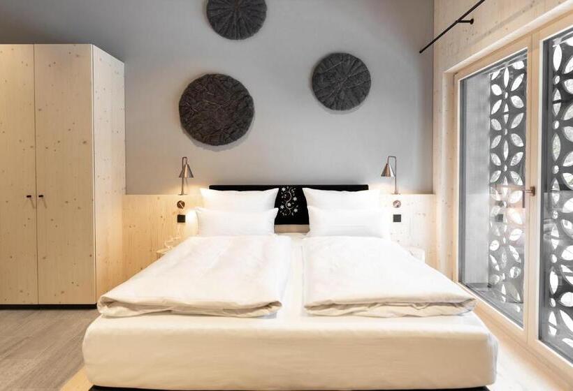 חדר בסיסי, Amrai Suites
