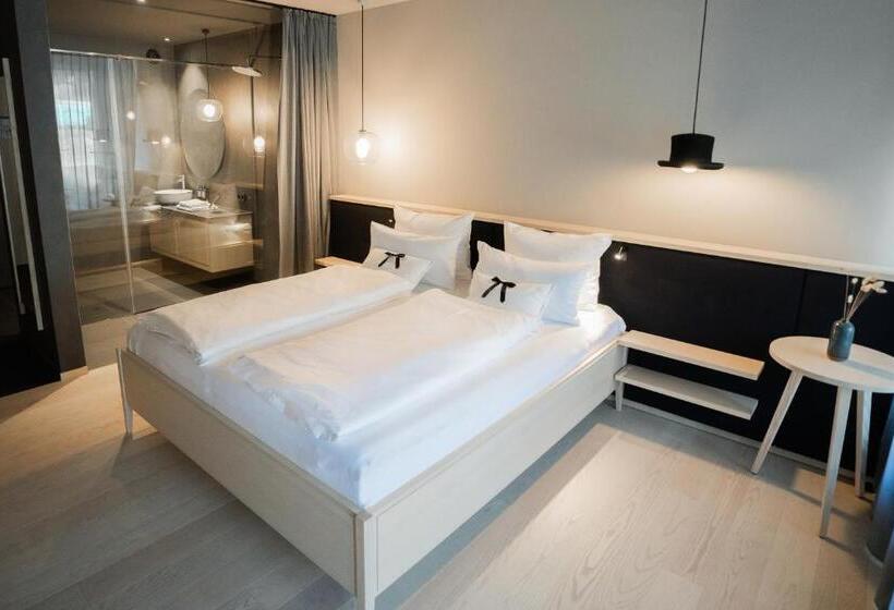 StandaardKamer, Amrai Suites