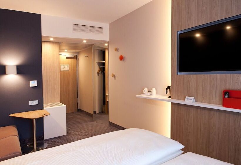 اتاق استاندارد با تخت دوبل, Holiday Inn Express Göppingen