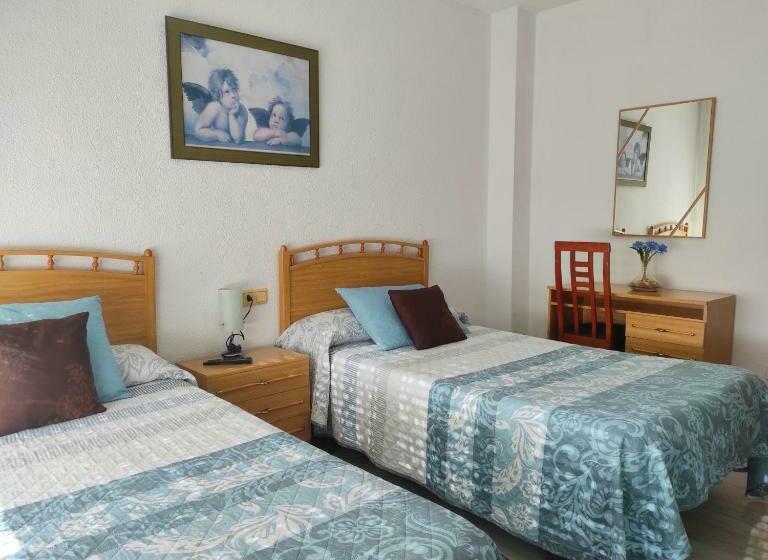 اتاق استاندارد, Hostal La Llave