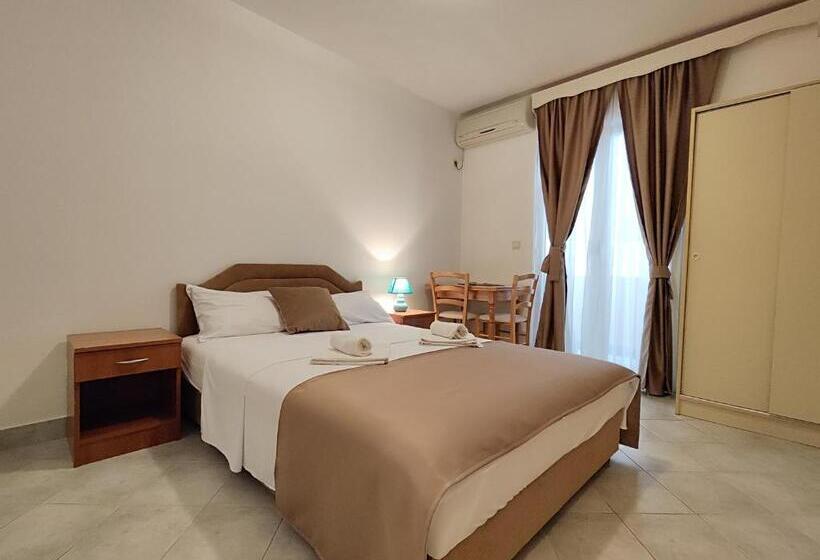 استودیو استاندارد با بالکن, Villa Hera