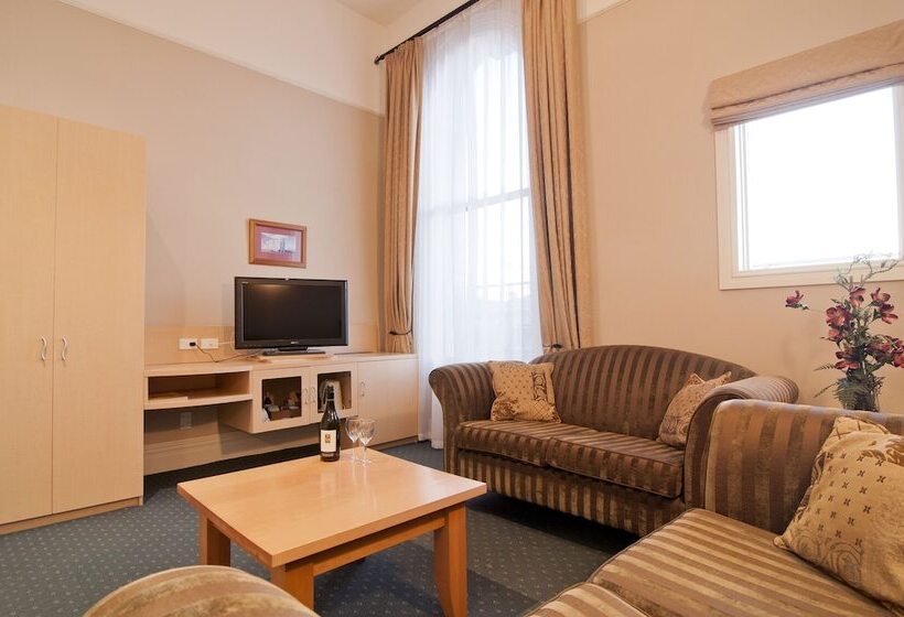 سوئیت کلاسیک, Brydone Hotel Oamaru
