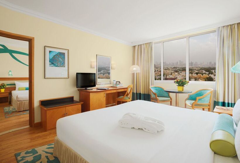 اتاق لوکس با چشم‌انداز شهر, Coral Beach Resort Sharjah