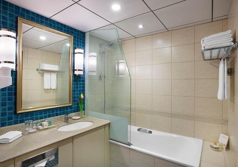 اتاق لوکس با چشم‌انداز شهر, Coral Beach Resort Sharjah