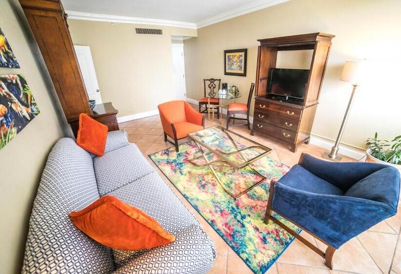 سوئیت با تخت بزرگ, Courtleigh Hotel & Suites