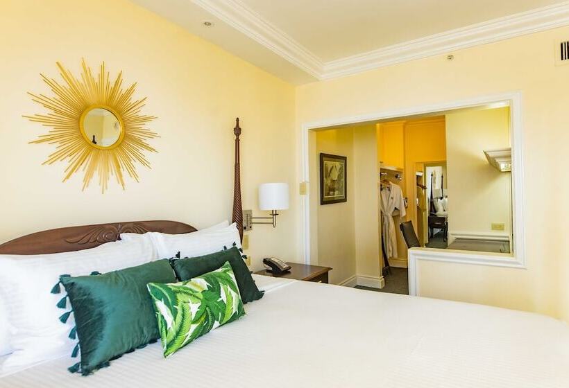 سوییت, Courtleigh Hotel & Suites