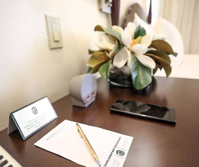 اتاق لوکس, Courtleigh Hotel & Suites