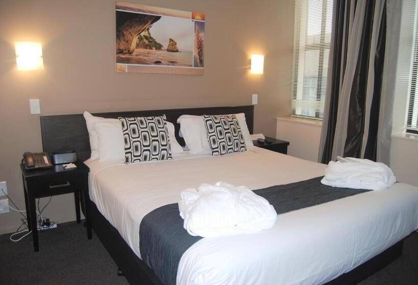 سوییت, Distinction New Plymouth