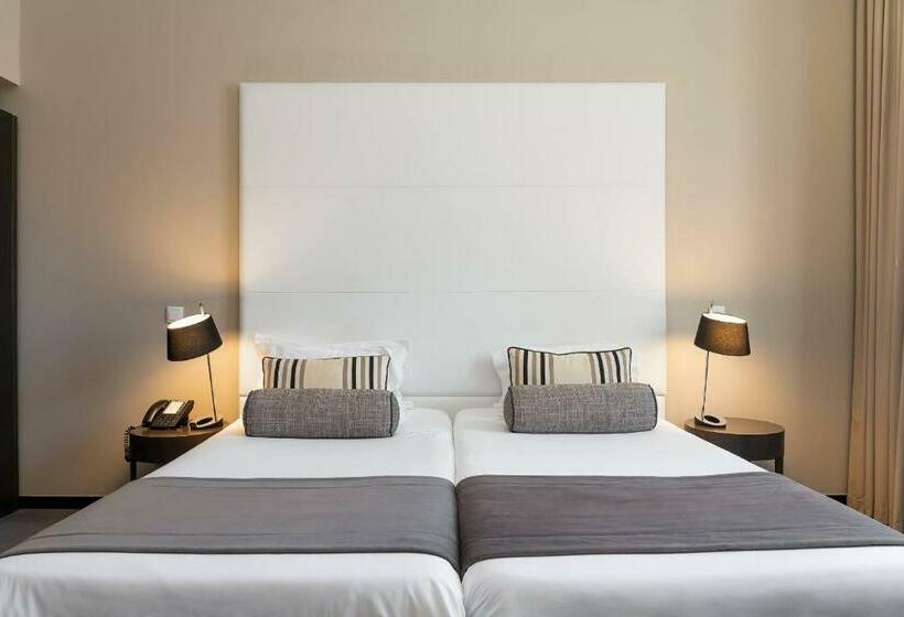 Superior Room, Do Chiado