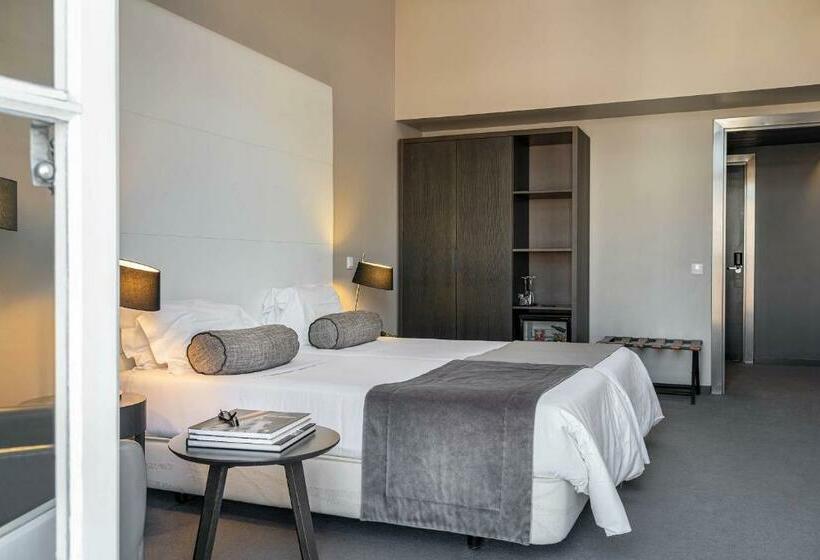 Superior Room, Do Chiado