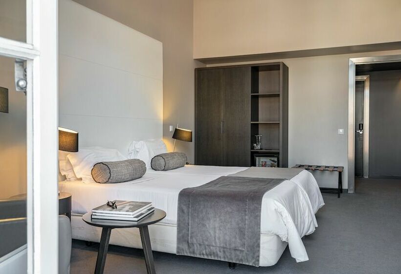 Superior Room, Do Chiado