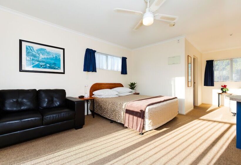 استودیوی لوکس, Elliotts Kapiti Coast Motor Lodge