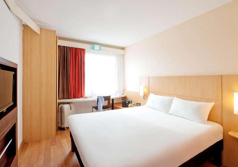 Standard Room Double Bed, Ibis Warszawa Stare Miasto