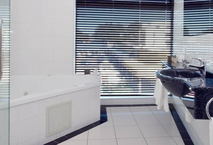 سوییت خانوادگی, Millennium Hotel New Plymouth, Waterfront