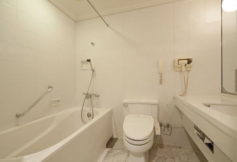 Quarto standard, Namba Oriental