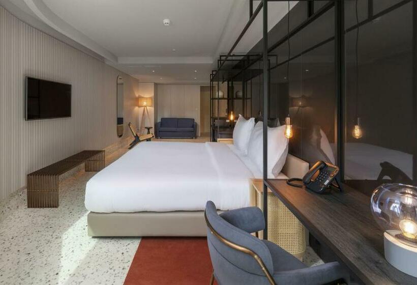 Junior Suite, Next   By Savoy Signature