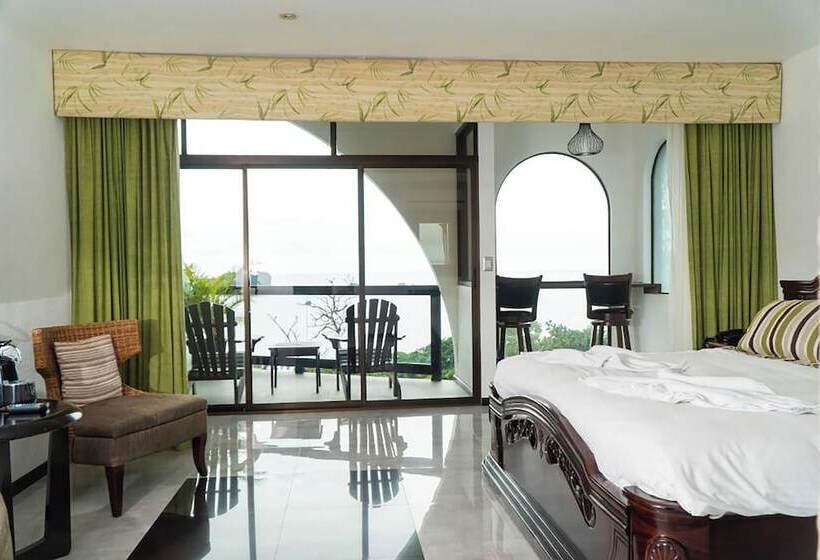 اتاق سوپریور با چشم‌انداز دریا, Oceans Two Resort