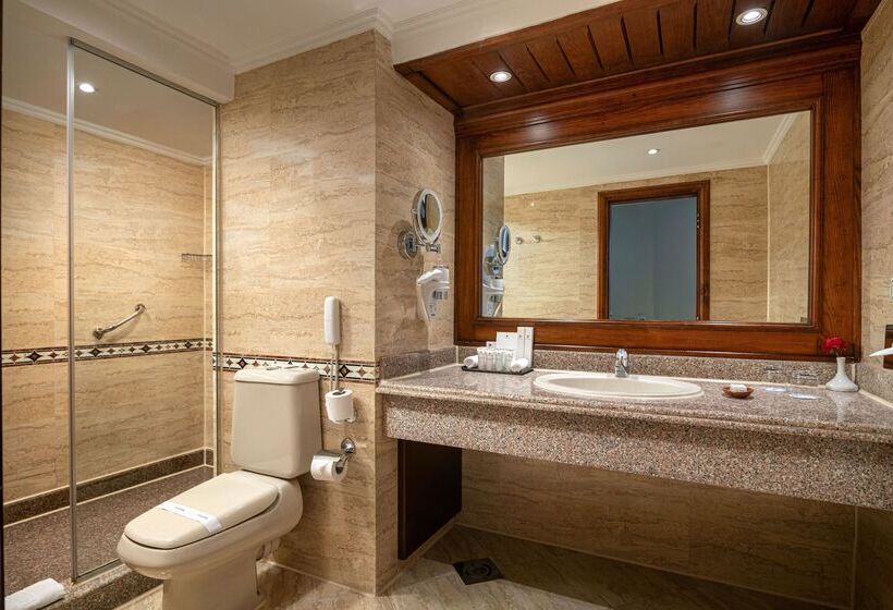 اتاق استاندارد با چشم‌انداز استخر, Sultan Gardens Resort