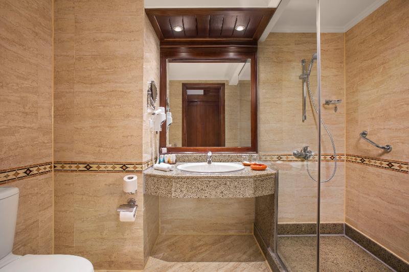 اتاق استاندارد سه تخته با چشم‌انداز باغ, Sultan Gardens Resort