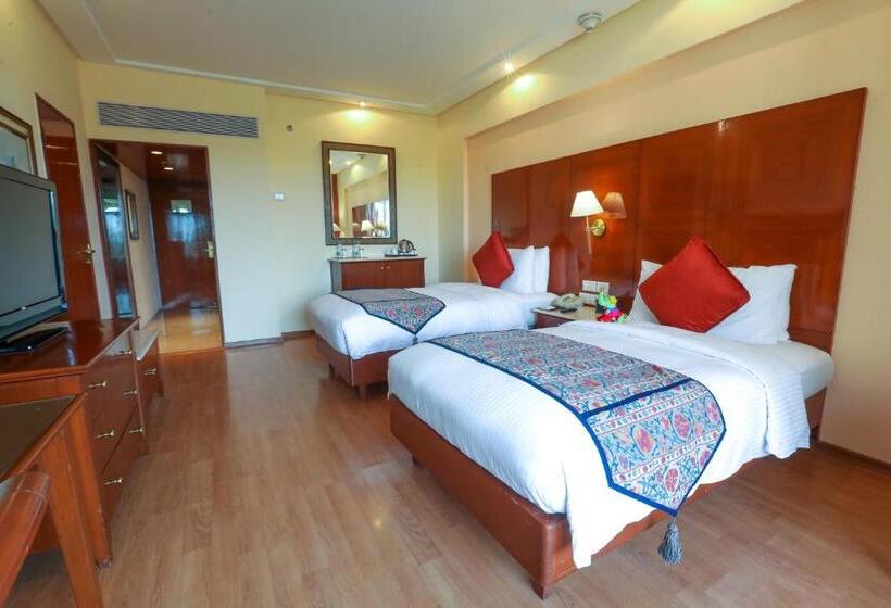 اتاق لوکس با تخت بزرگ, The Lalit Mumbai