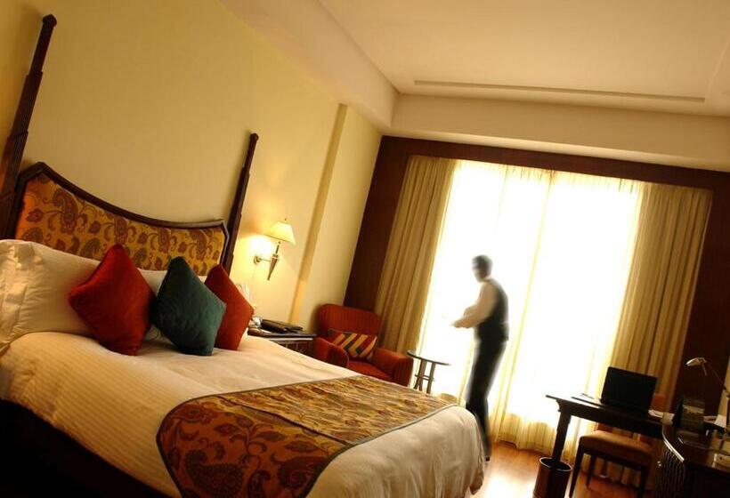 سوئیت اجرایی با تخت کینگ, The Lalit Mumbai