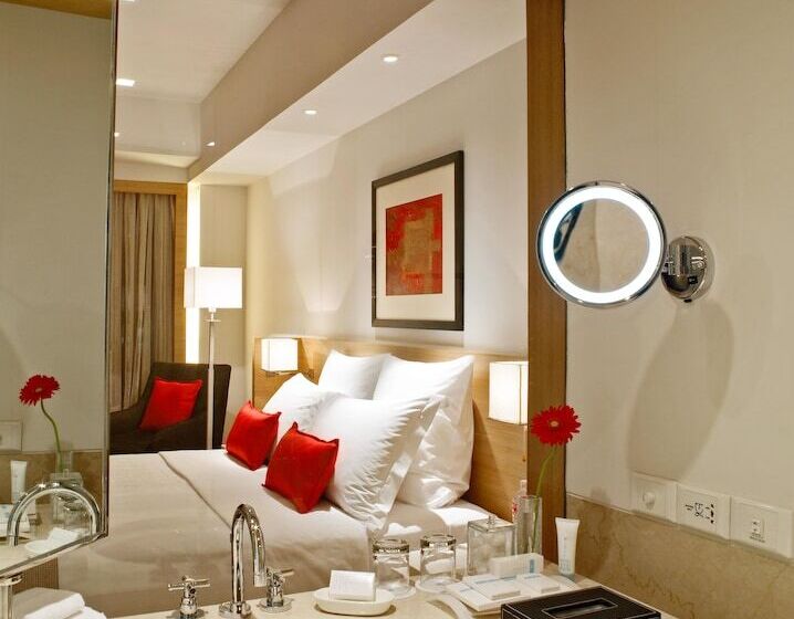 Habitación Club, Trident Nariman Point Mumbai