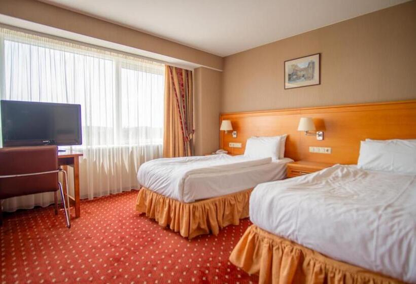 اتاق لوکس, Vilnius Park Plaza Hotel, Restaurant & Terrace, Panorama Bar, Conference & Banquet Center