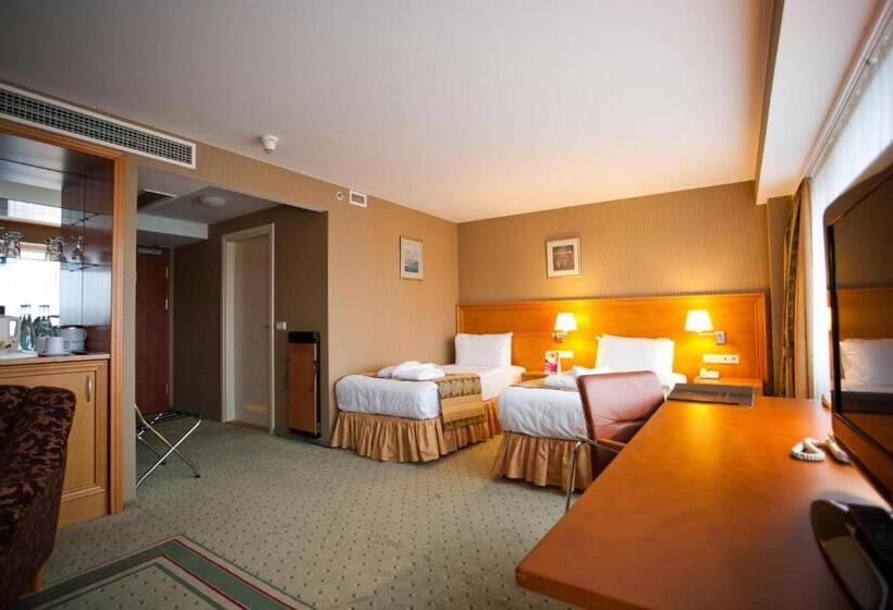 اتاق لوکس, Vilnius Park Plaza Hotel, Restaurant & Terrace, Panorama Bar, Conference & Banquet Center