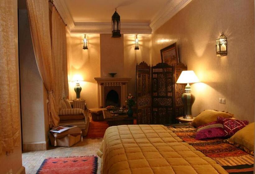 سوییت جونیور, Riad Kniza