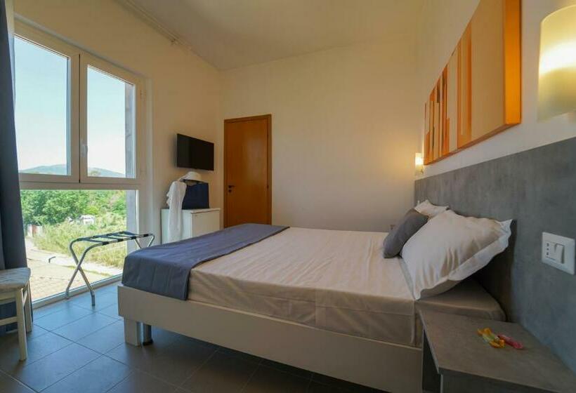 اتاق استاندارد سه نفره, Rivabella