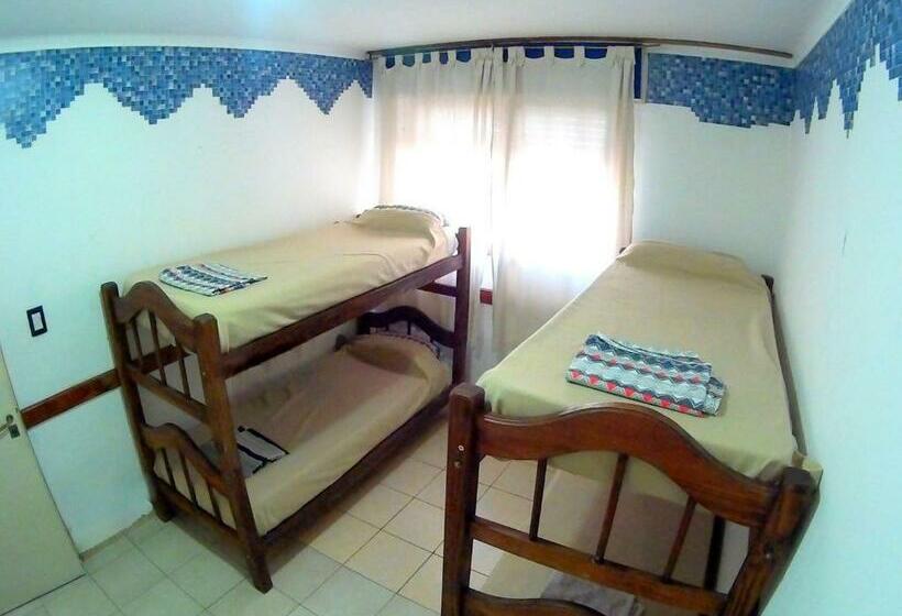 تختخواب در اتاق مشترک, San Juan Hostel
