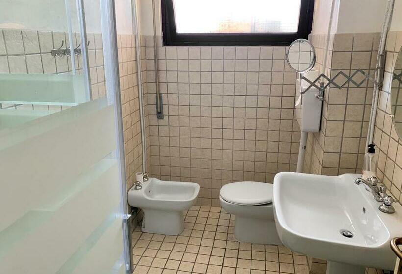 اتاق استاندارد با سرویس بهداشتی مشترک, Florence Rooms Novella