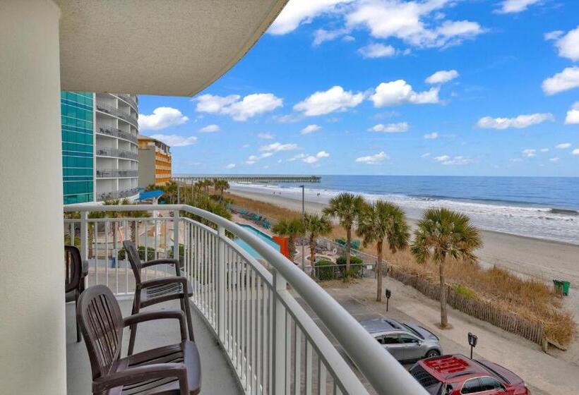 سوییت سوپریور با چشم‌انداز دریا, Sandy Beach Resort